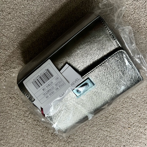 CLOVE + REVEL GUNMETAL/SILVER SAYER BAG NEW! - Picture 3 of 7